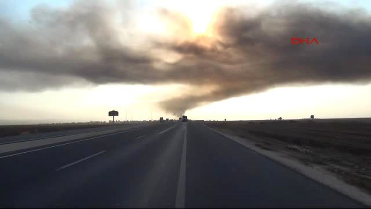 Nusaybin\'de Motorin Yüklü Tanker Alev Alev Yandı