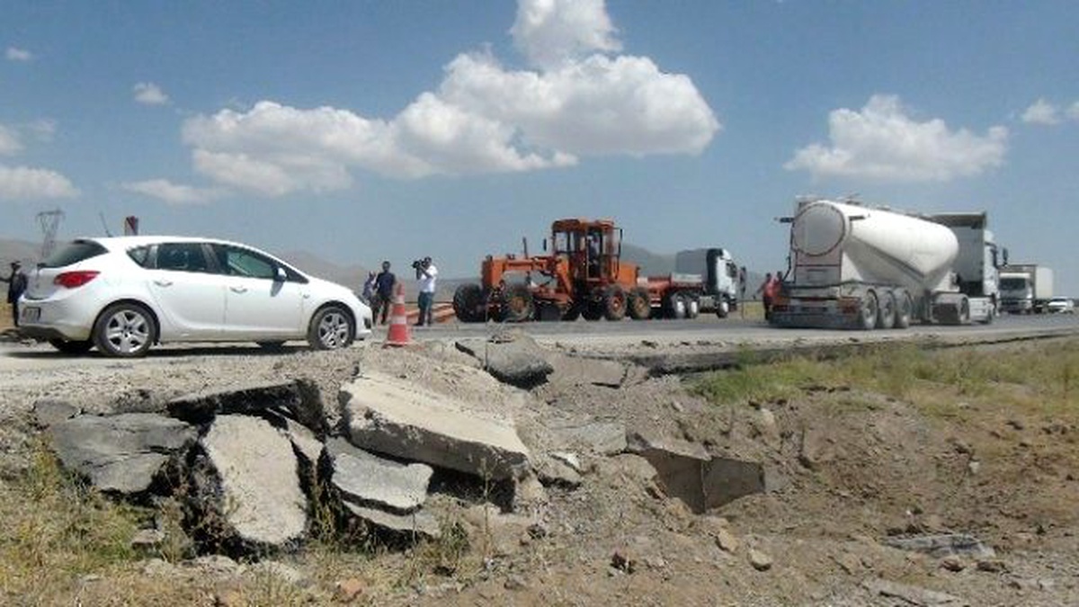 PKK\'lıların Patlattığı Menfezde Tadilat Başlatıldı