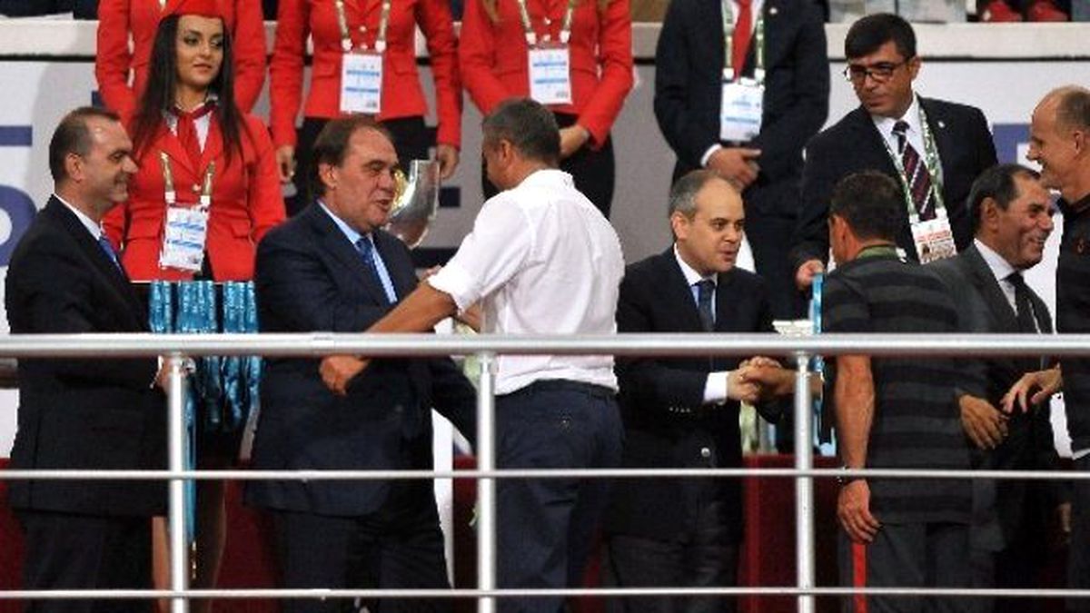 Şampiyon Galatasaray Kupasını Aldı