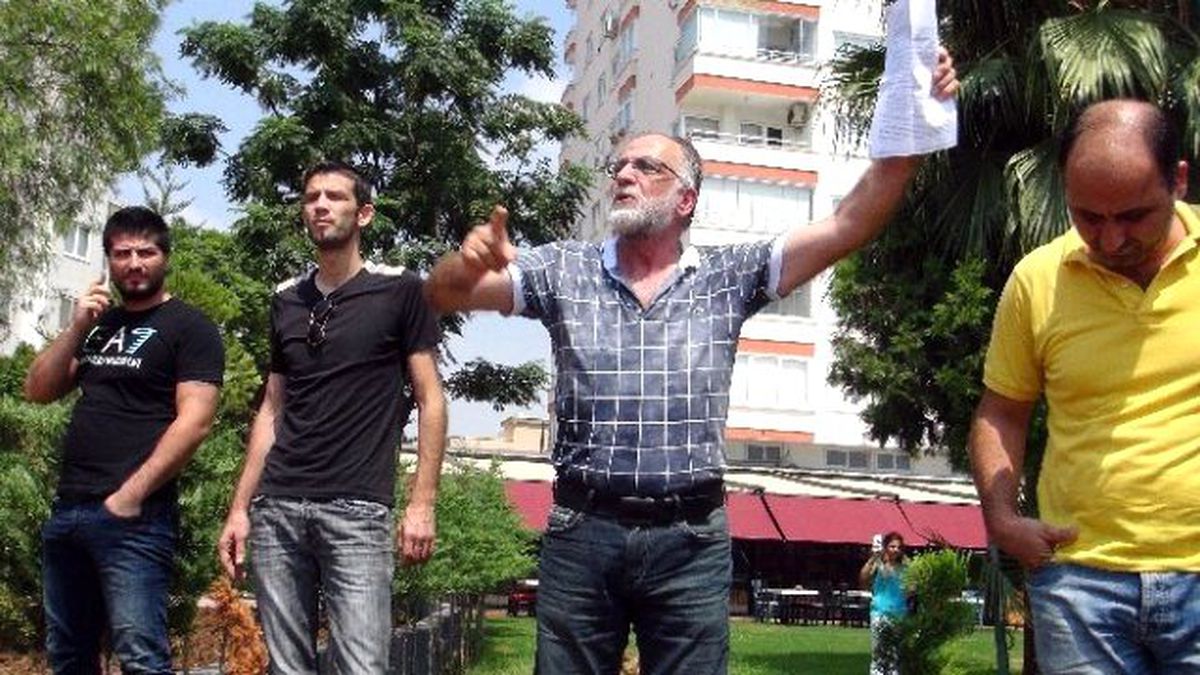Yıkıma Engel Olmak İçin Etten Duvar Ördüler