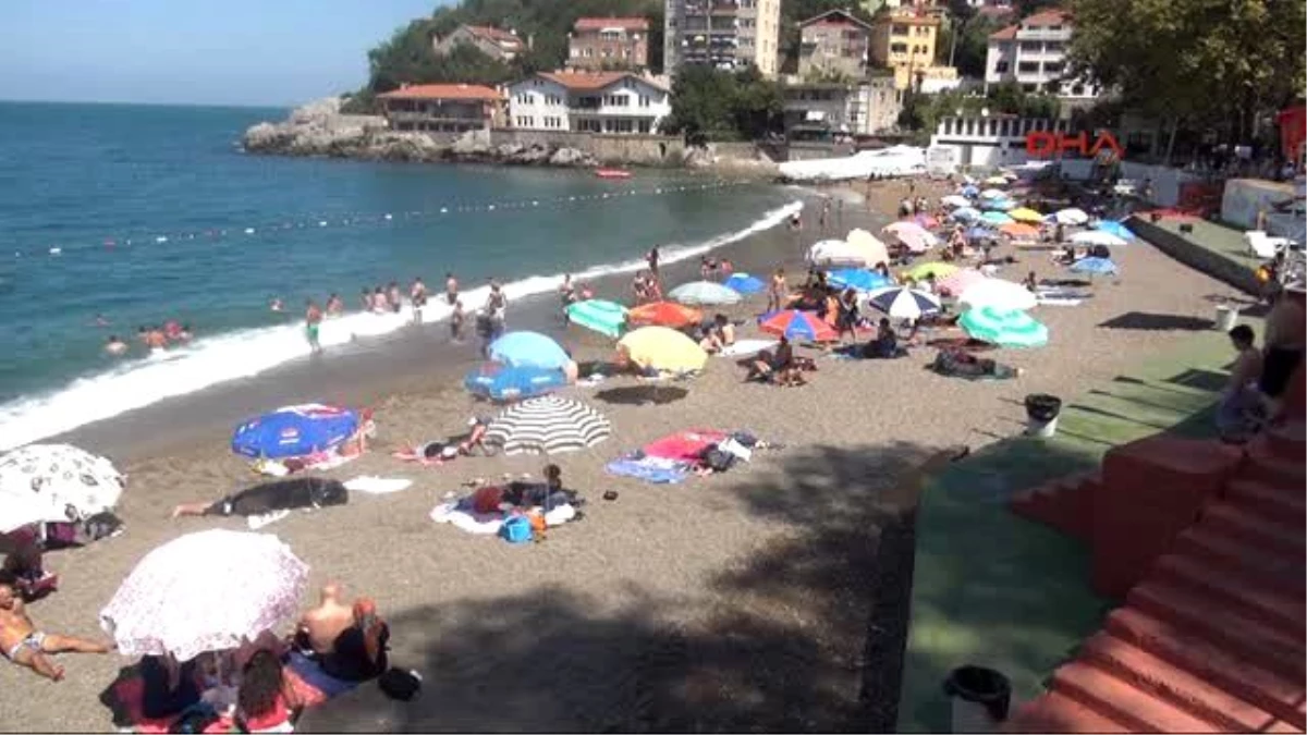 Zonguldak - Kapuz Plajı\'nda 38 Kişi Boğulmaktan Kurtarıldı