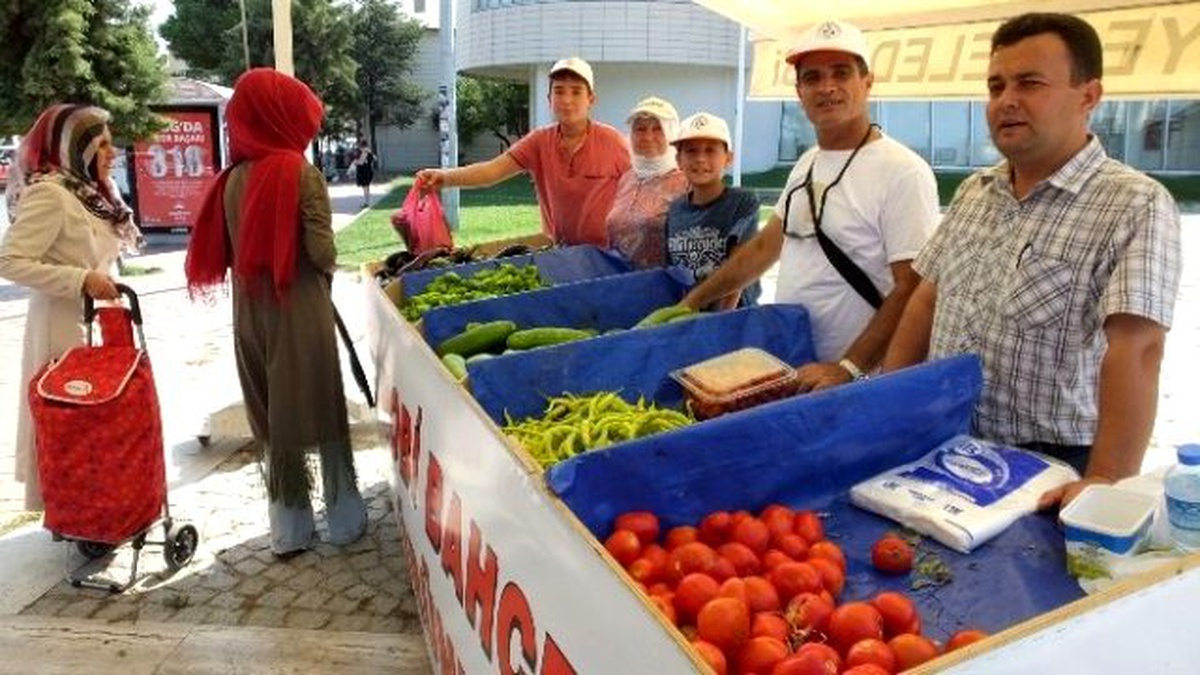 Burhaniye\'de Hobi Bahçesi Ürünlerine Yoğun İlgi