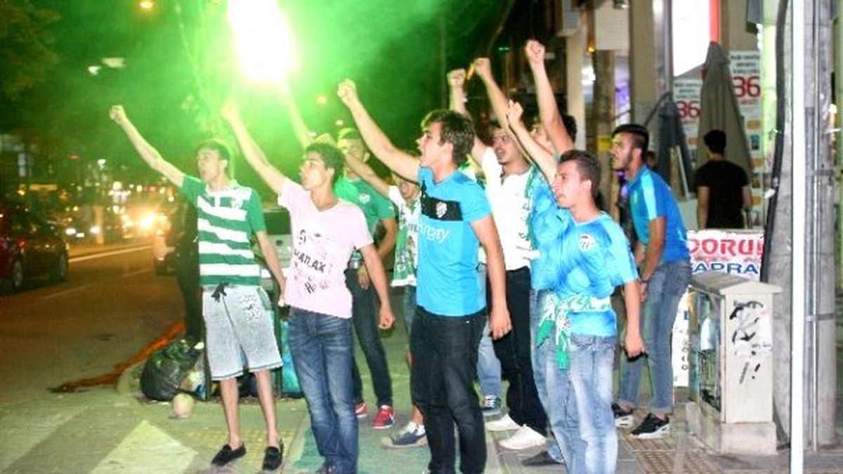 Bursa\'da Galatasaraylılar Şampiyonluğa Sevinemedi