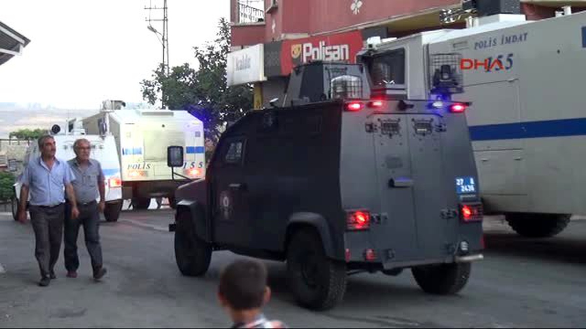 Gaziantep\'te İzinsiz Gösteriye Polis Müdahalesi
