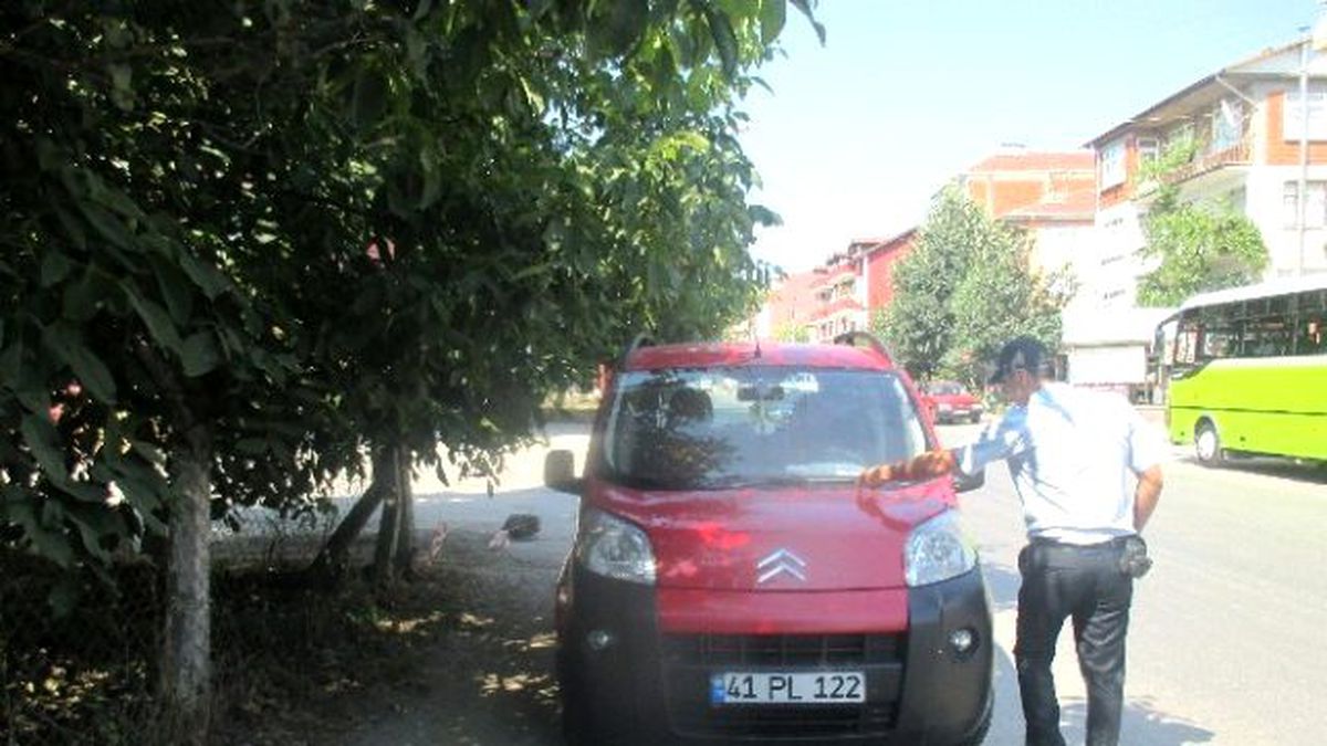 Kaldırımlara Park Eden Araç Sürücülerine Ceza Yağdı