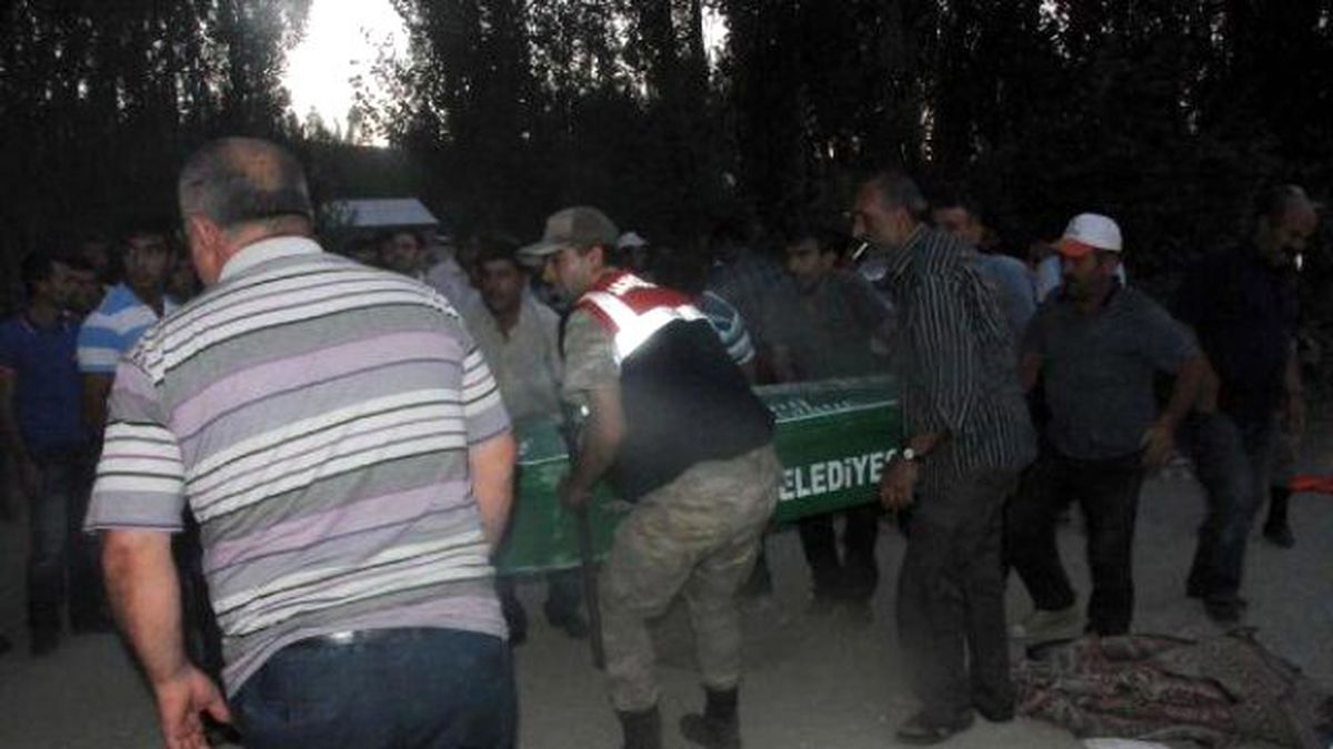 Karısını Öldürdü, Babası ve Kızını Yaralayıp İntihar Etti (2)
