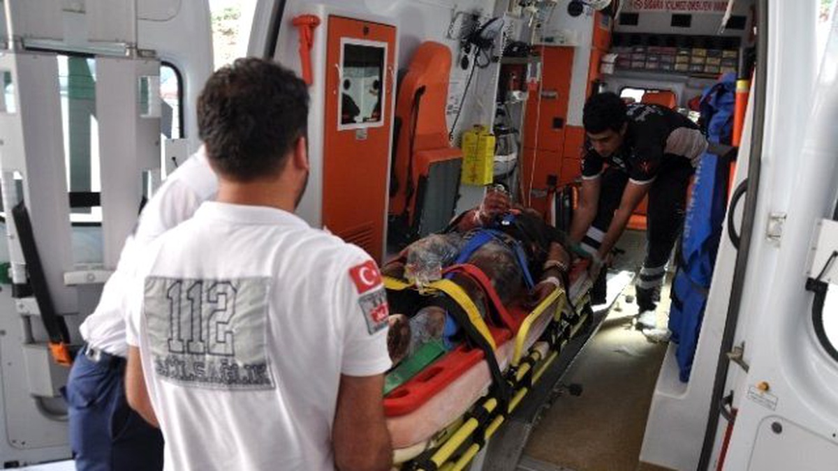 Kuzeninin Atardamarını Jiletle Kesip Öldüren Şahıs İntihar Girişiminde Bulundu