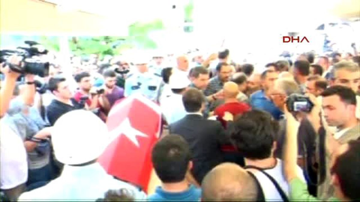Mardin\'de Şehit Olan Polis Abdullah Ümit Sercan, Alanya\'da Son Yolculuğuna Uğurlanıyor-3g-ek