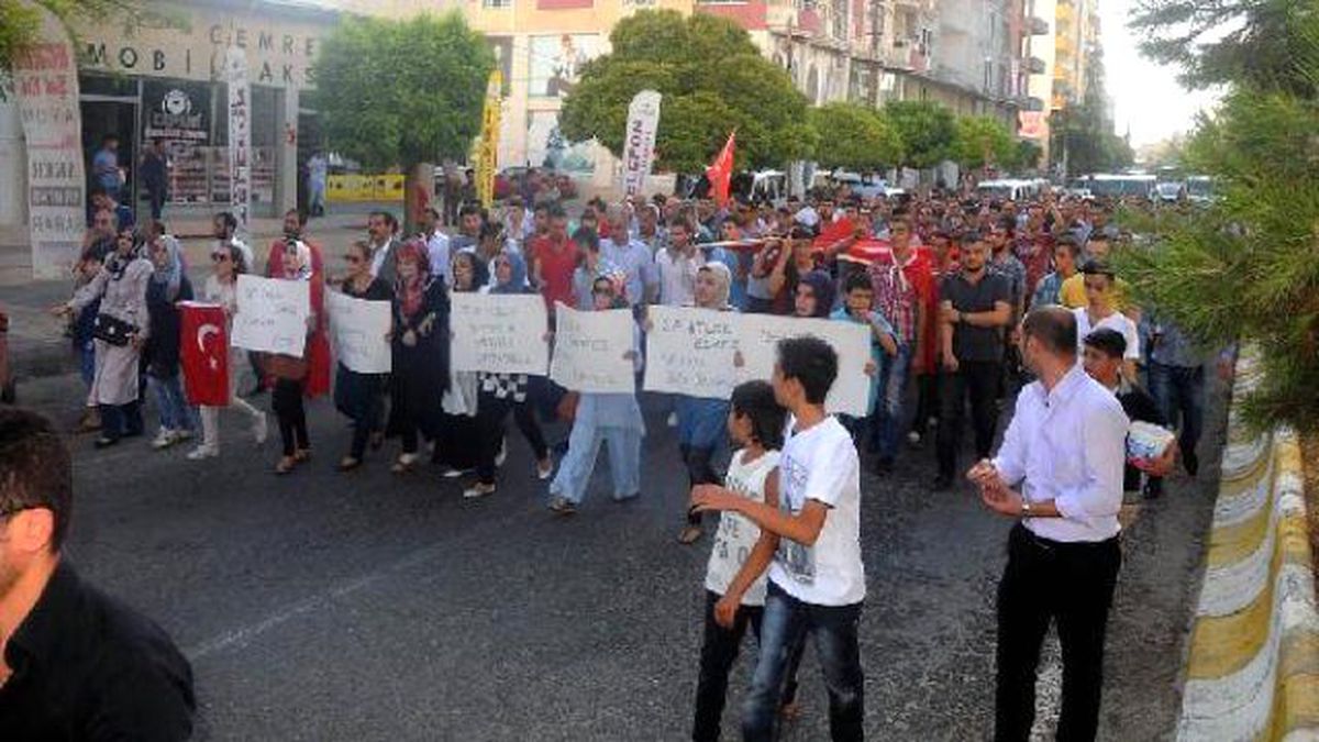 Midyat\'ta Terör Olayları Protesto Edildi