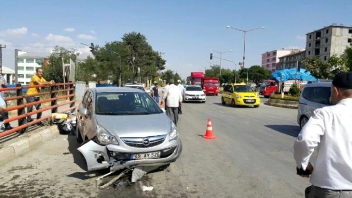 Muş\'ta Trafik Kazası; 4 Yaralı