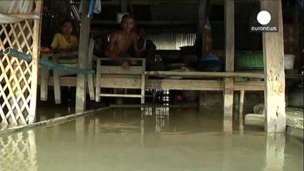Myanmar Sel ile Mücadele Ediyor