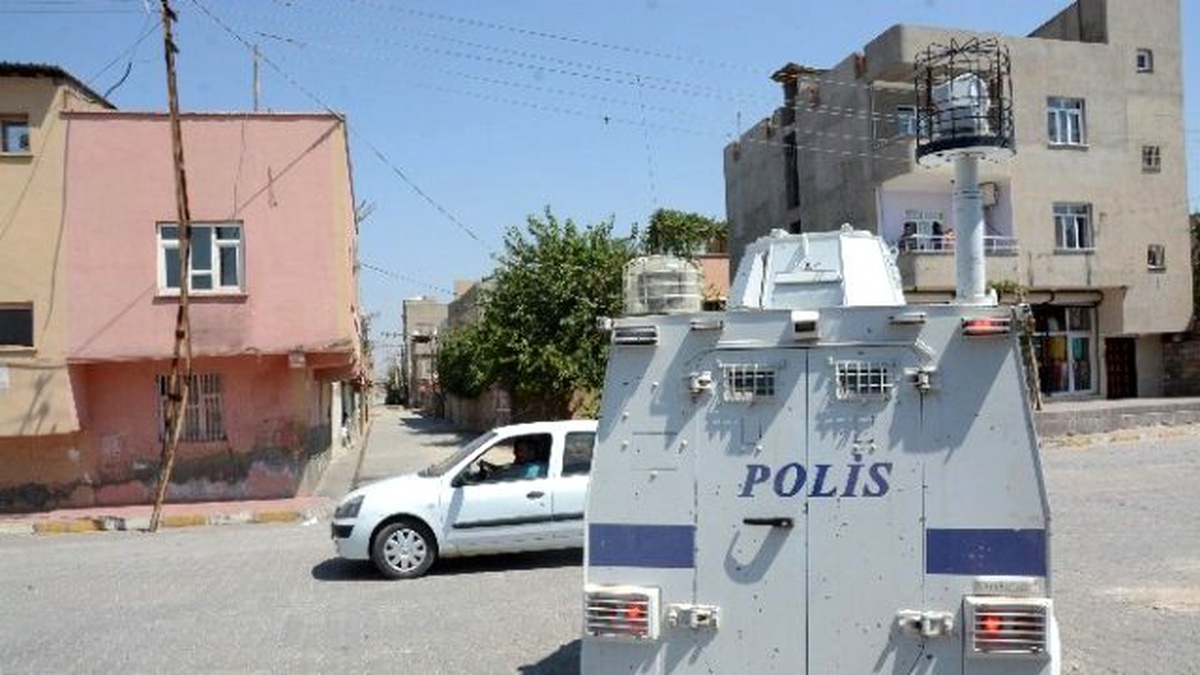 Nusaybin\'de Polis Hendek Kazılmasına İzin Vermedi