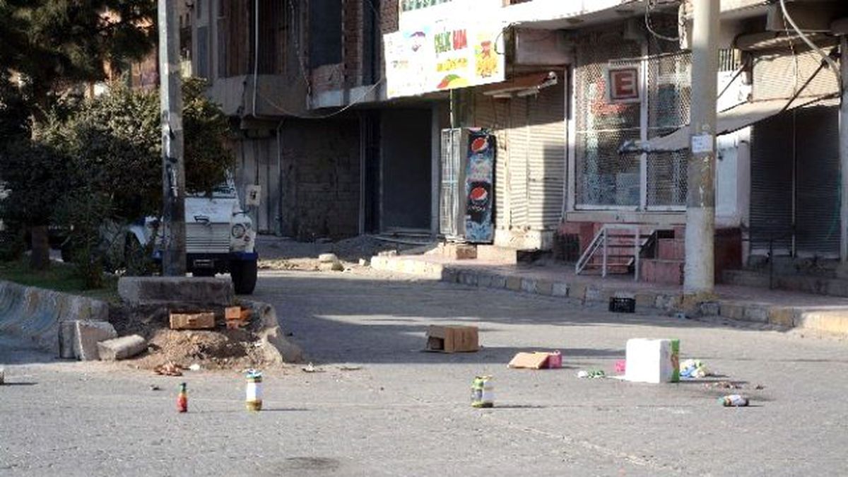 YDG-H Üyeleri İpekyolu Karayolu'nu Trafiğe Kapattı