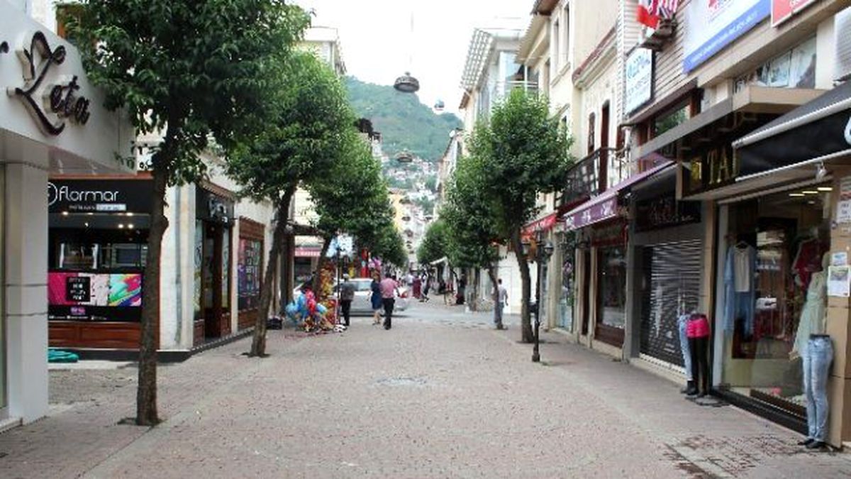 Ordu\'da Fındık Hasadı Başlayınca Sokaklar Boşaldı