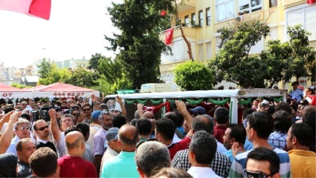 Şehit Polis Alanya\'da Gözyaşları Arasında Toprağa Verildi