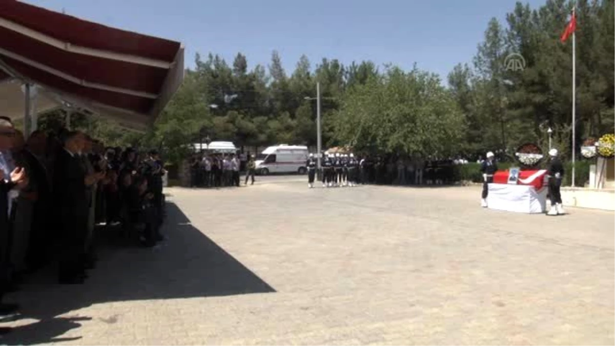 Şehit Polis Sercan\'ın Cenaze Töreni - Vali Koçak ve Emniyet Müdürü Pekcan