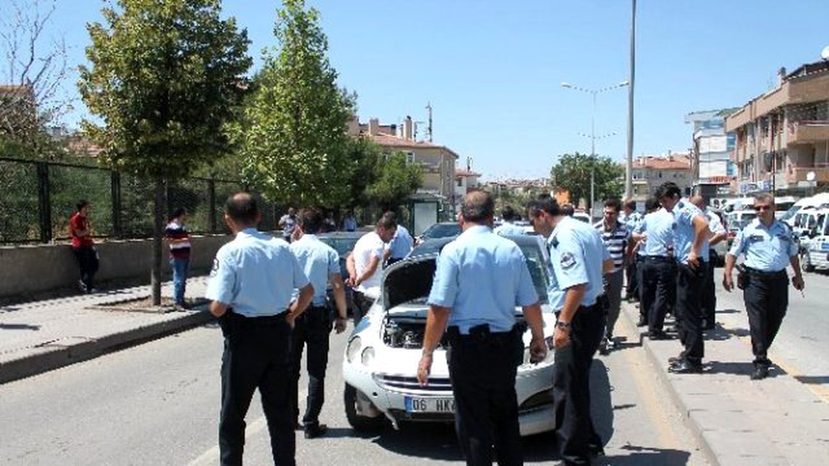 Şüpheli Araç Polisten Üçüncü Kez Kaçamadı
