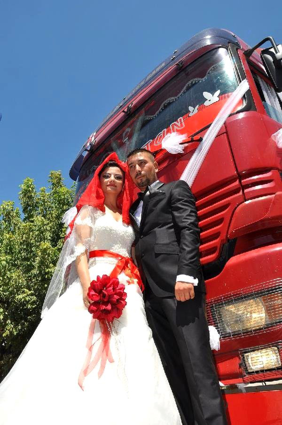 Düğün Konvoyundaki TIR\'lara Polis Ceza Kesti