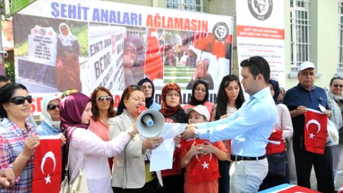 Türk Ocağı Kadınları: Siyasiler,yüksek Feragat ve Şuurla Hareket Etmeli