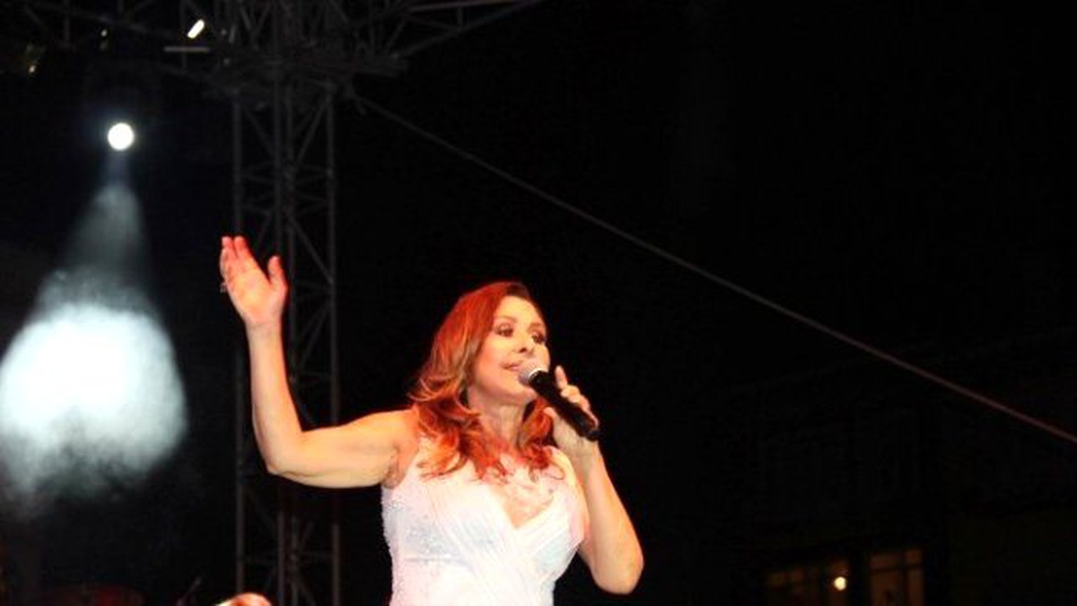 Ünlü Şarkıcının Konserine Katılım Az Oldu