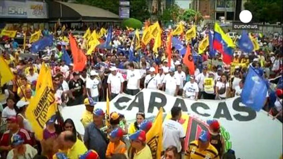 Venezuela: Yağmalama Arttı, Muhalefet Sokaklarda