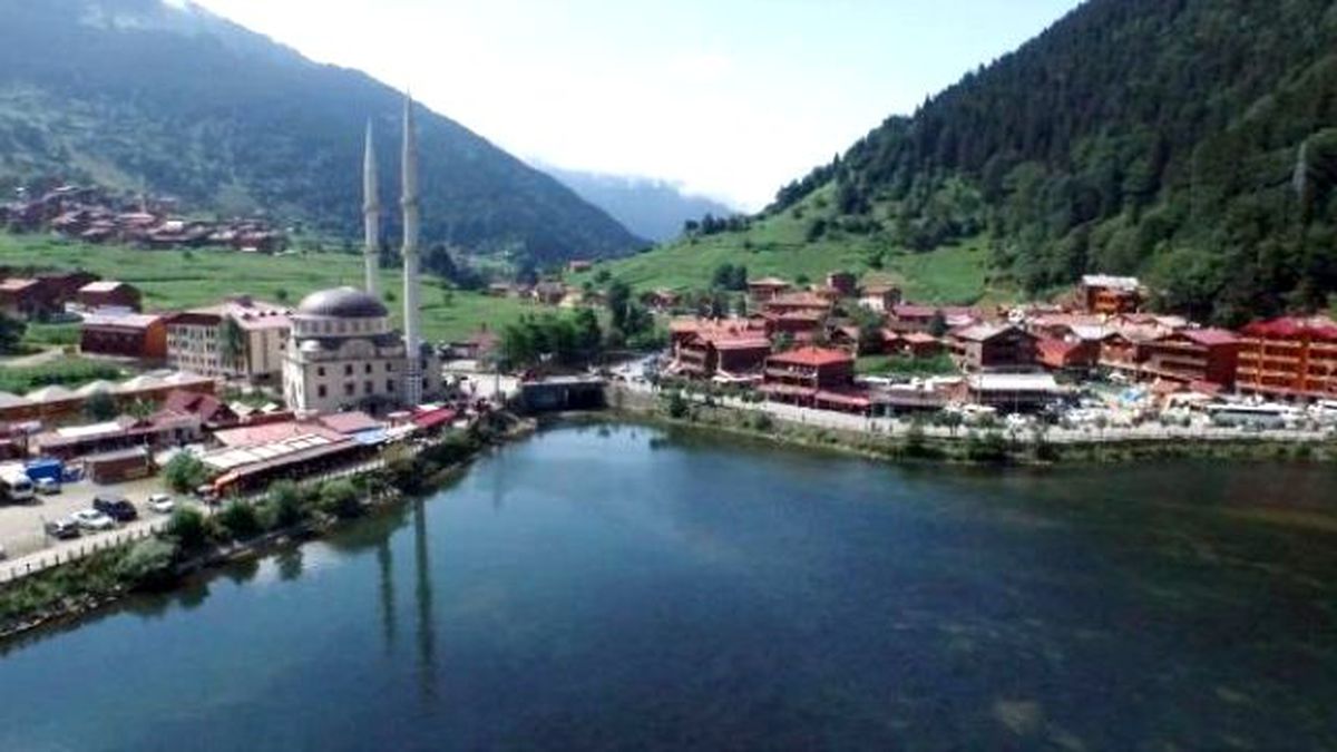 Uzungöl'ü Yılda 2 Milyon Kişi Ziyaret Ediyor