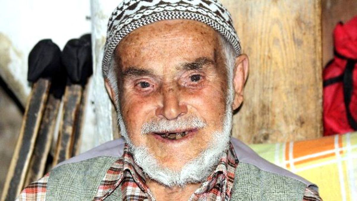 120 Yaşındaki Dede, Yıllara Meydan Okuyor