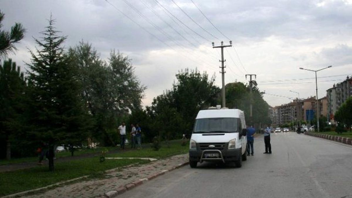 Afyonkarahisar\'da "Bomba" Alarmı Karayolunu Trafiğe Kapattı