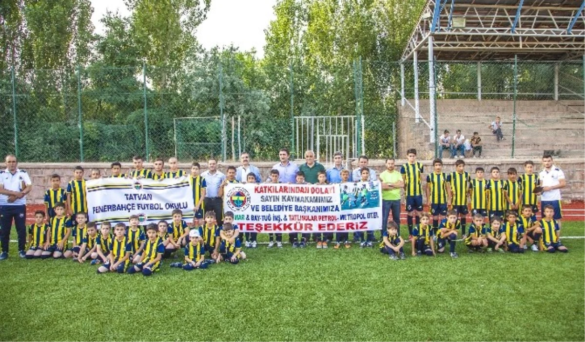 Ahlat\'ta Fenerbahçe Futbol Okulu Açıldı
