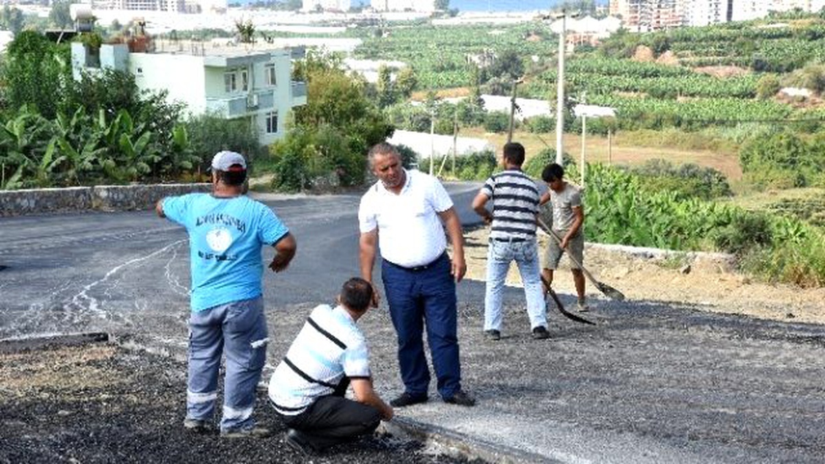 Alanya Belediyesi Çıplaklı ve Kargıcak Mahalleleri\'nde Asfalt Çalışmalarını Sürdürüyor