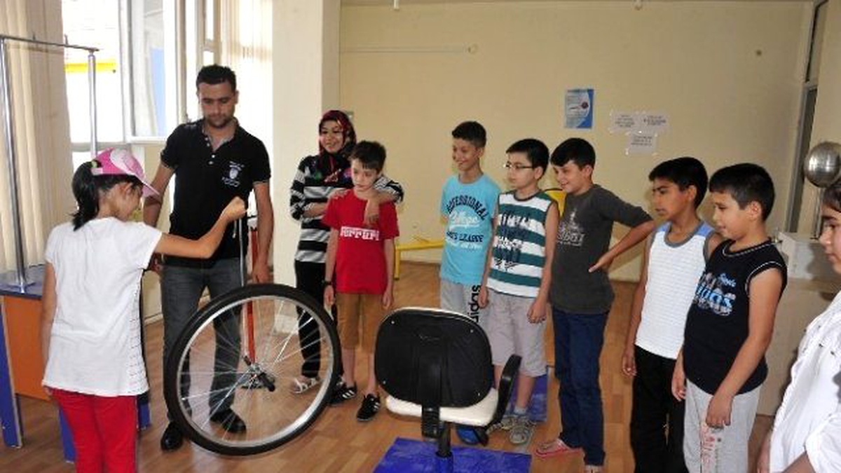 Belediyenin Deneme ve Bilim Merkezinde Kurslar Devam Ediyor
