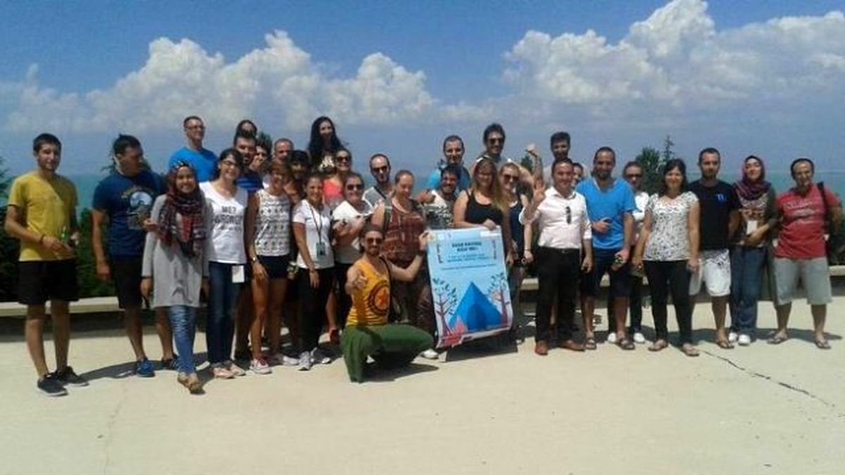 Beyşehir\'de "Doğa Bana Yardım Et" İsimli Kamp Düzenlendi
