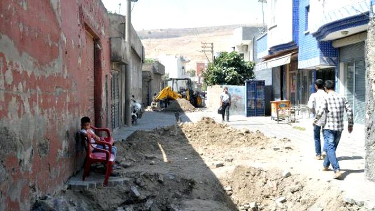 Cizre\'de Hendek Kazılmasına Polis İzin Vermedi