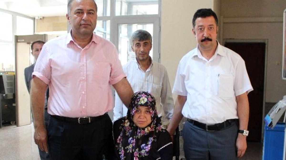 Engelli Kadın Akülü Aracına Kavuştu