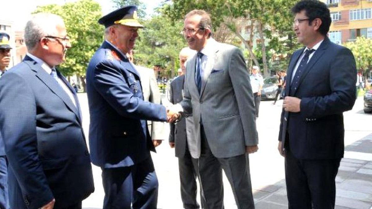 Hava Kuvvetleri Komutalığı\'na Atanan Orgeneral Ünal\'dan Vali Tuna\'ya Veda Ziyareti
