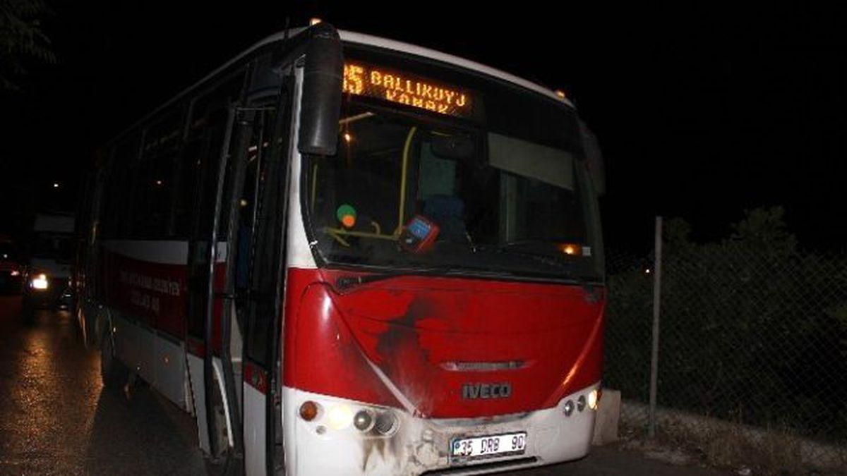 İzmir\'de Belediye Otobüsüne Molotoflu Saldırı