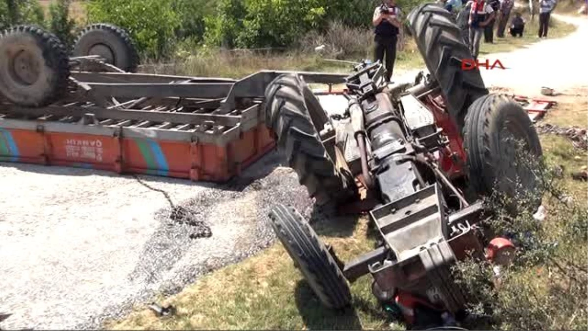 Karabük\'te Traktör Devrildi: 1 Ölü, 10 Yaralı