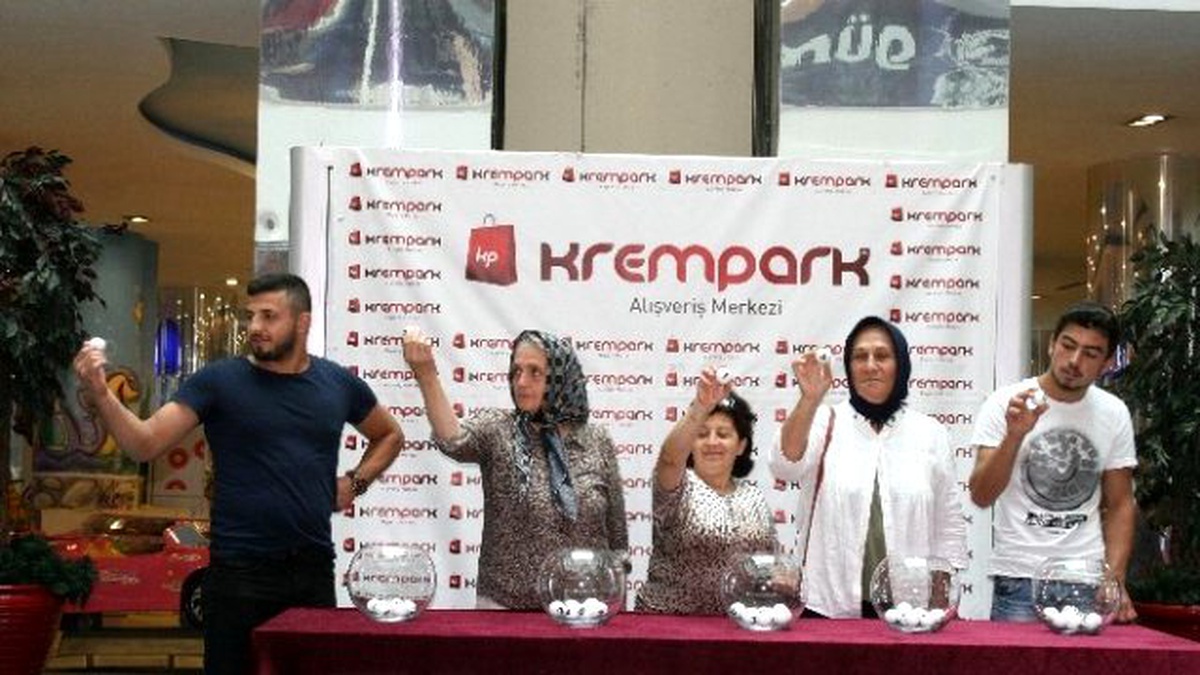 Krempark Avm\'den Otomobil Kazanan Şanslı Kişi Belirlendi