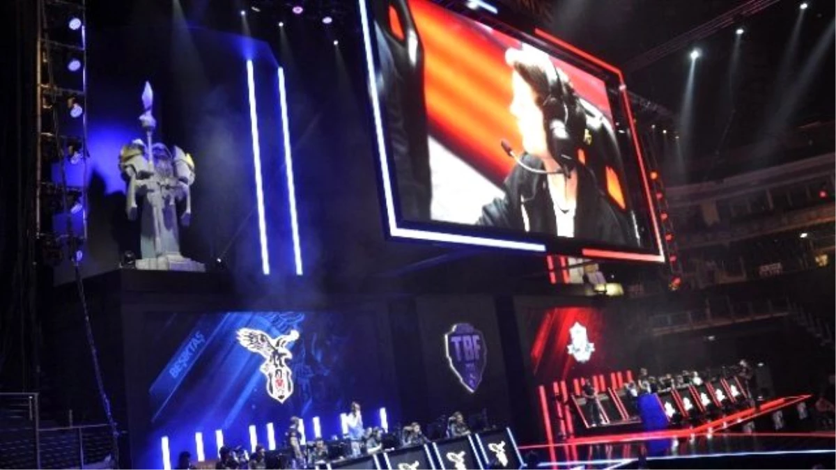 League Of Legends Türkiye Büyük Finali\'ne 10 Bin Kişi Katıldı