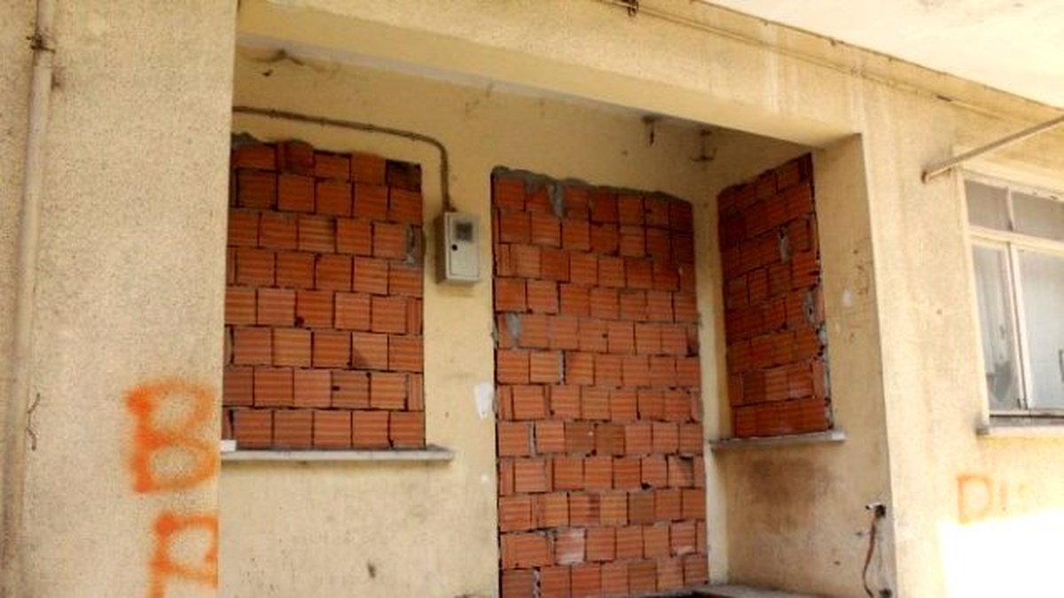 Madde Bağımlıları ve Alkol Alanlara Duvar Önlemi