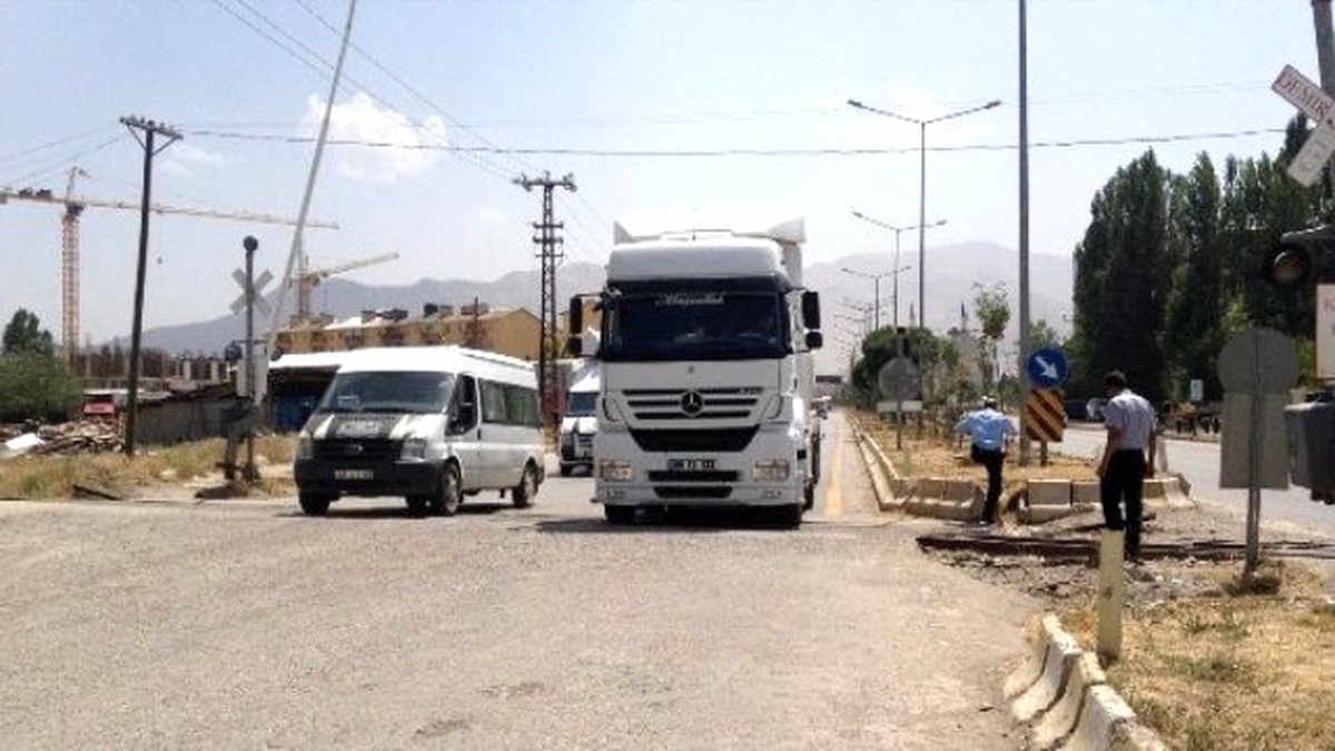 Muş Emniyet Müdürlüğü\'nden \'Hemzemin Geçit\' Raporu