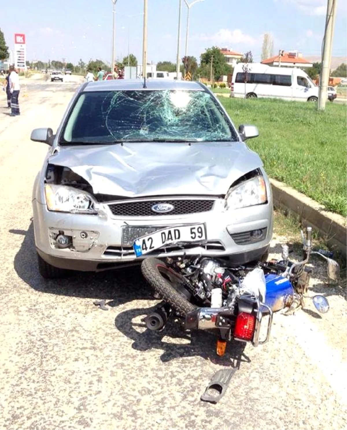 Otomobille Çarpışan Motosikletin Kasksız Sürücüsü Öldü