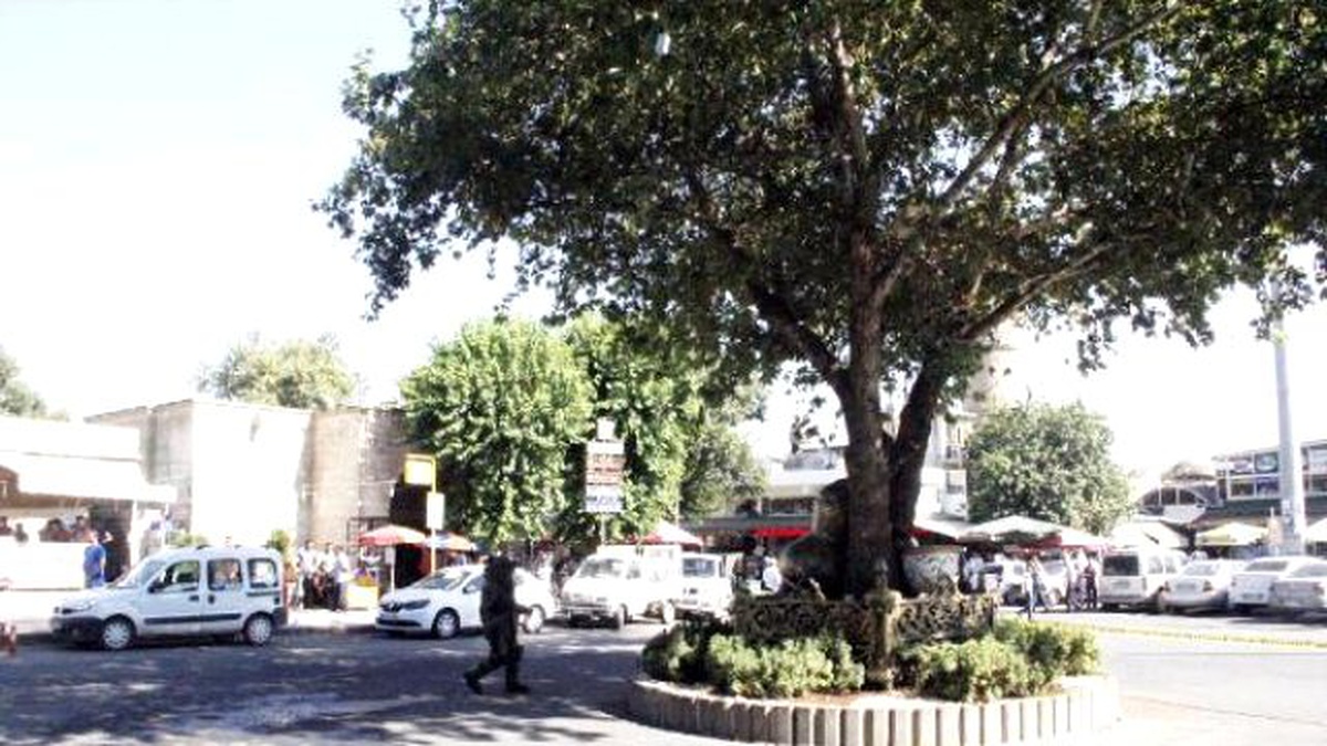 Şanlıurfa\'da Fünye ile Patlatılan Şüpheli Paket Boş Çıktı