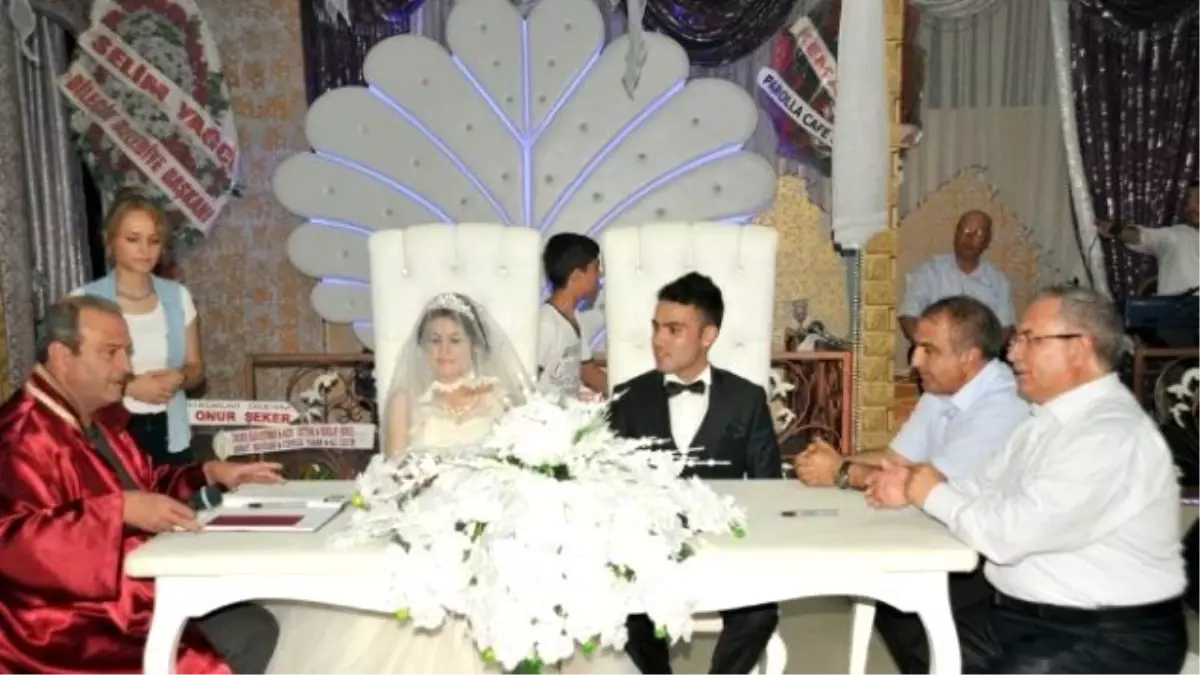 Şehit Çocuğun Nikah Şahitliğini Vali ve Tugay Komutanı Yaptı