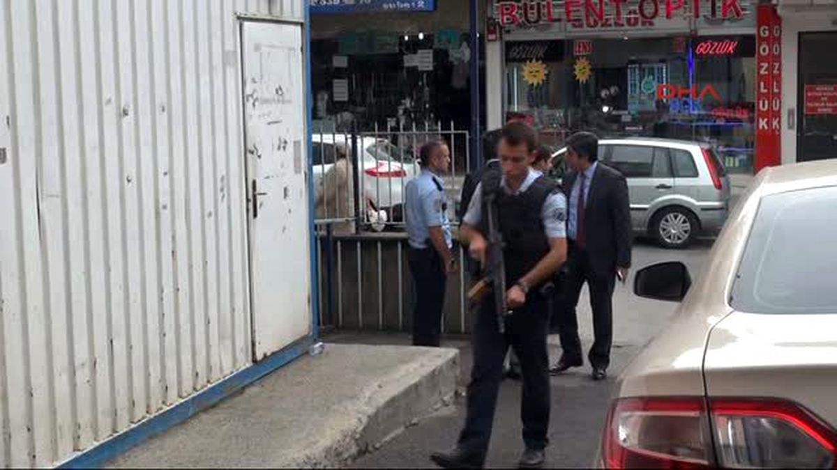 Şehit Polis Müdürünün Cenazesi Adli Tıp Kurumu\'na Götürüldü
