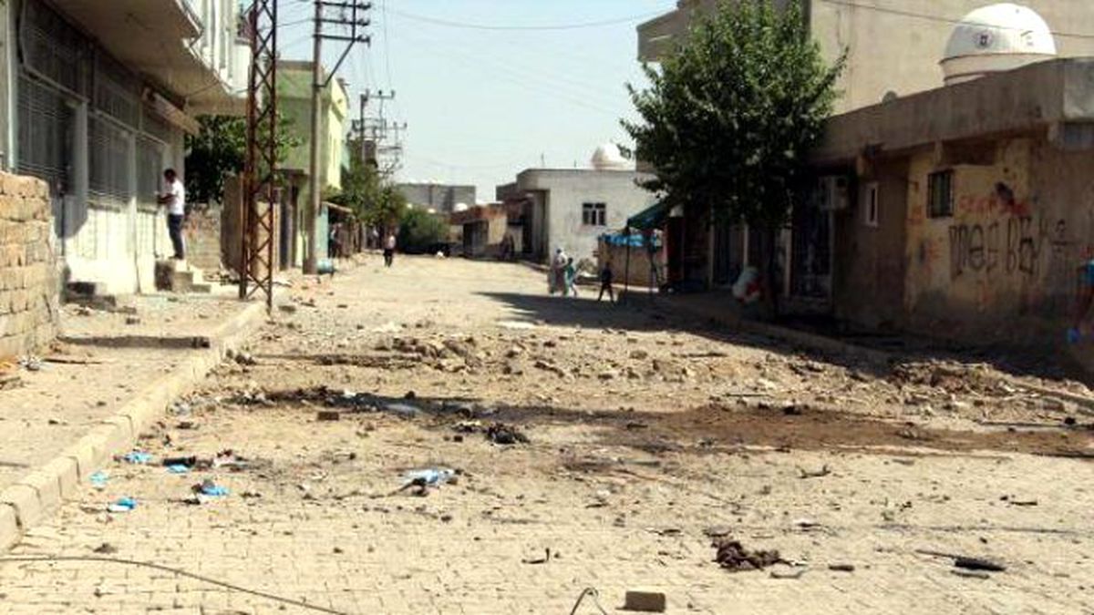 Polis Baba, Patlatılan Araçtan Şehit Oğlunu Çıkarmış