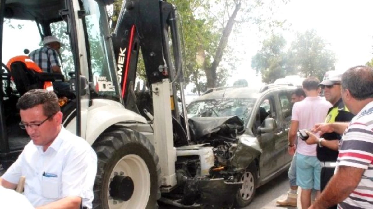 Tekirdağ\'da 4 Aracın Birbirine Girdiği Kazada 2 Kişi Yaralandı