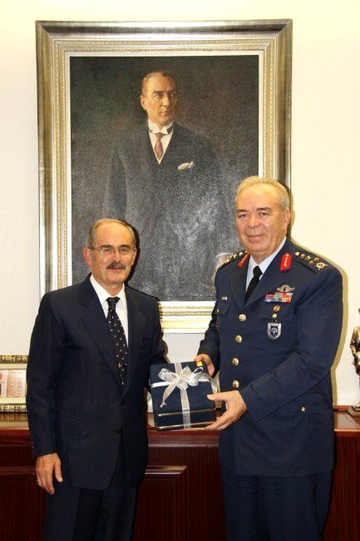 Yeni Hava Kuvvetleri Komutanı Ünal\'dan Büyükerşen\'e Veda Ziyareti