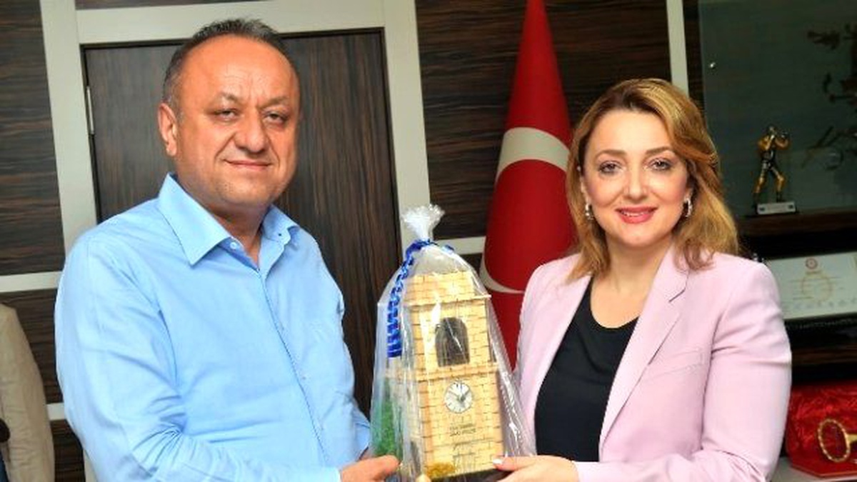Nezaket Emine Atasoy, Tahsin Babaş\'ı Ziyaret Etti