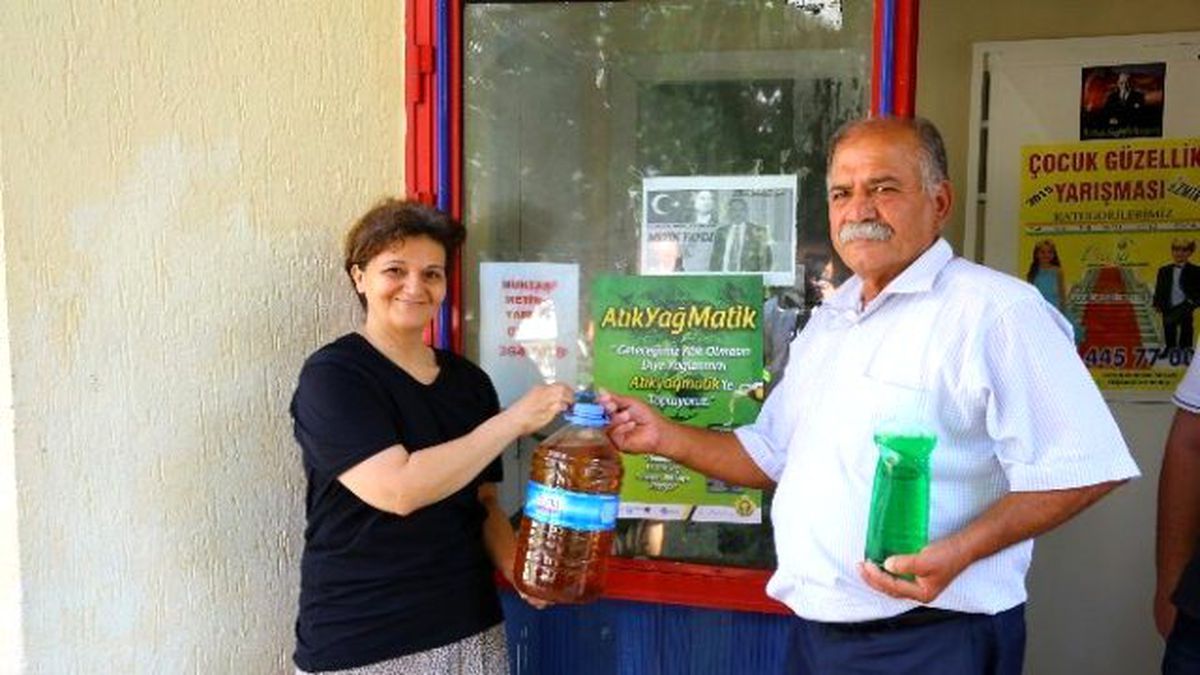 Buca\'da Muhtarlıklarla \'Evsel Atık Yağ\' Toplanması İçin İş Birliği